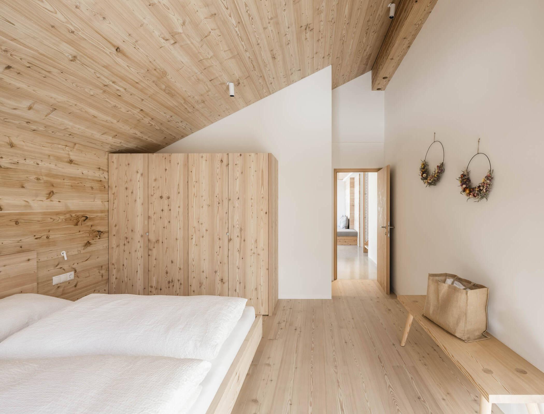 Ferienwohnung Karersee Schlafzimmer